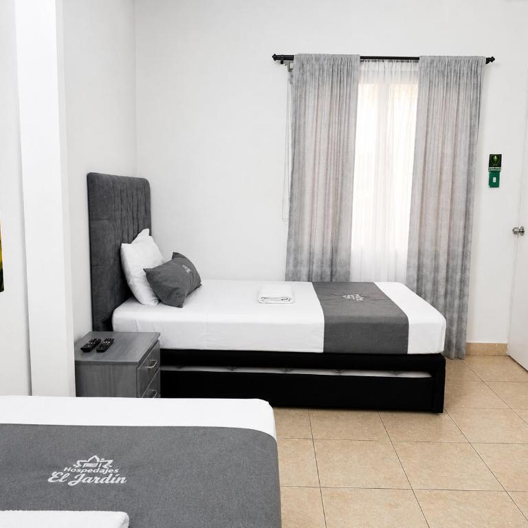 Hospedajes El Jardin - Habitación Triple Económica con baño compartido - 2