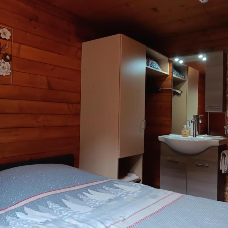 Pension Waldegg Zermeiggern - Einzelzimmer mit Gemeinschaftsdusche und -WC - 9