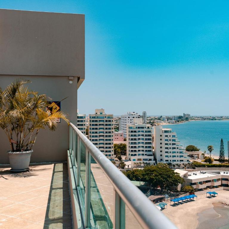 Departamento con vista al mar, piscina, jacuzzi y área BBQ - Apartment - 39
