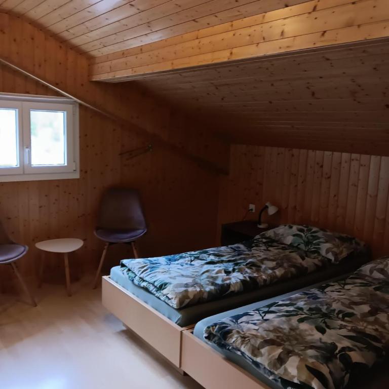 Pension Waldegg Zermeiggern - Vierbettzimmer mit Bergblick - 10