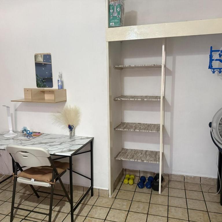 Minimalist loft in Tec area with parking - One-Bedroom Apartment - 7