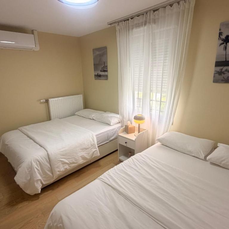Family's house - Villa proche de la vallée village et Disneyland paris ,2 parkings, air condition - Maison de Vacances 4 Chambres - 37