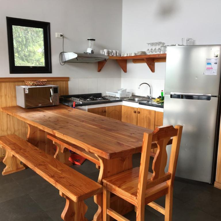 Cabañas El Roble Lican Ray - Three-Bedroom Bungalow with Lake View - 3