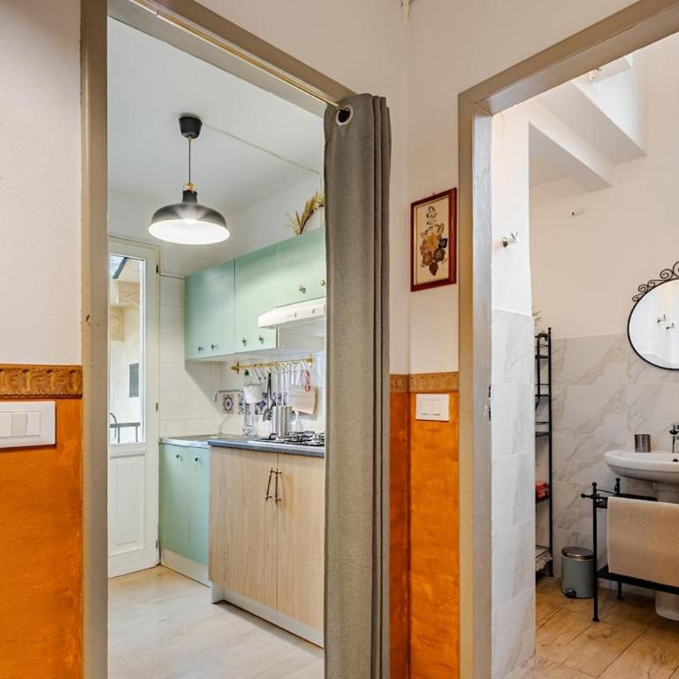 Bologna's Old Town Nouveau & Déco apartment - Two-Bedroom Apartment - 14