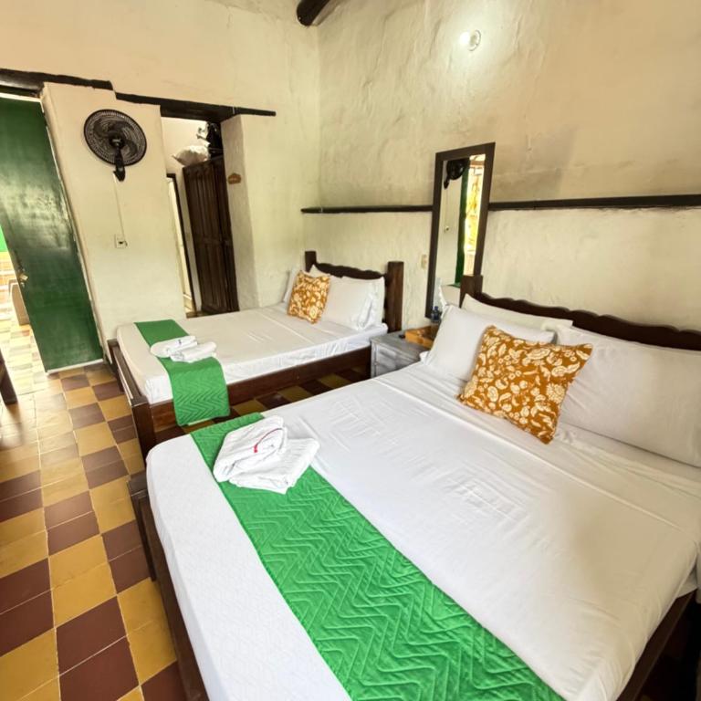 Green Door San Gil - Deluxe Family Room - 9