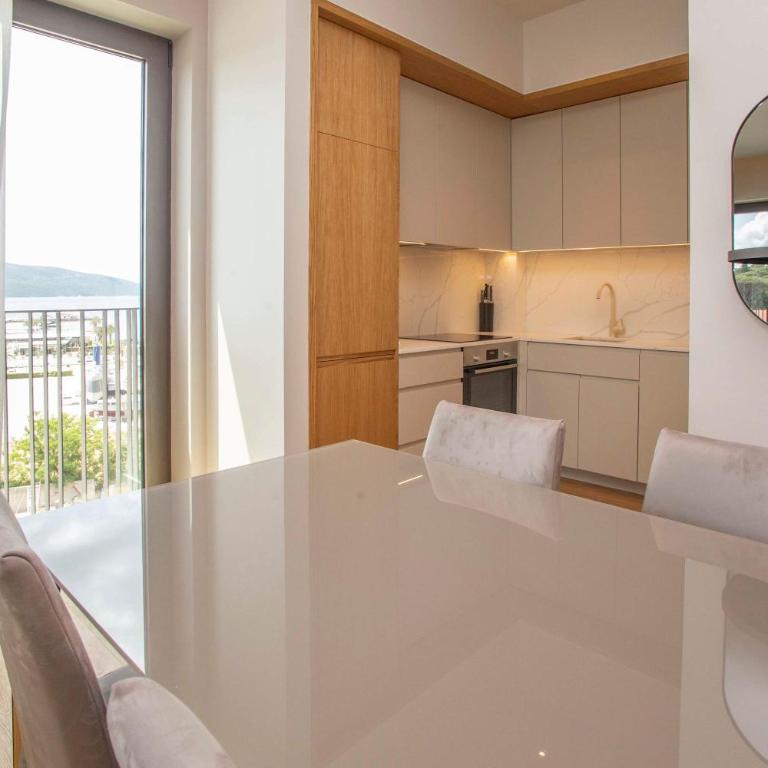 Porto Montenegro Boka Thea 404 - Sea view - Apartman - 4