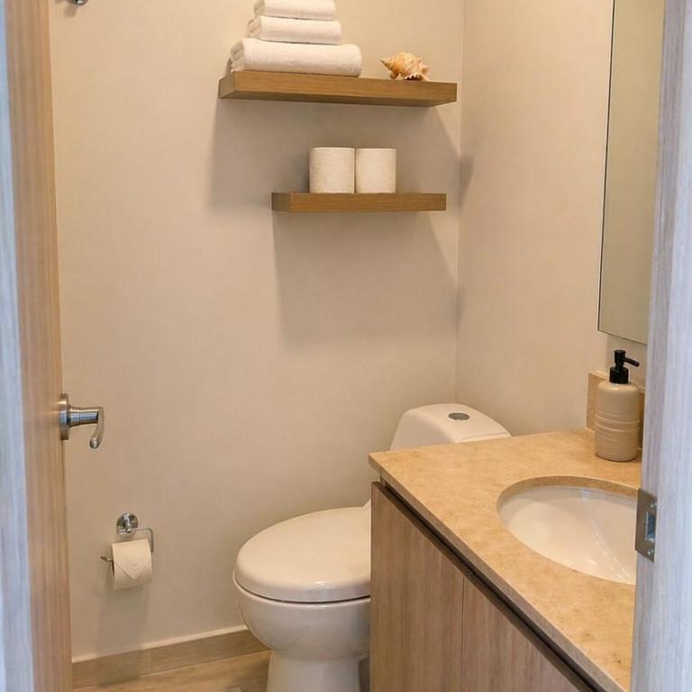 Caribbean Views & Beach Walks, Pool & Gym - Apartamento de 1 dormitorio con balcón y vistas al mar - 4