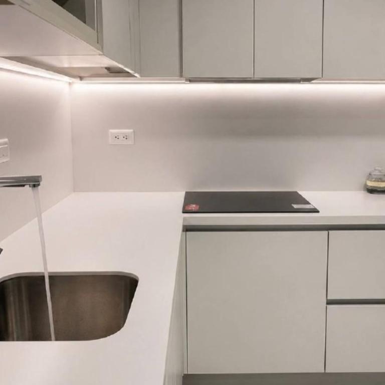 Elegante Apartamento en Torre Milenium La Aurora con Vista Urbana y Espacios Familiares Premium - Deluxe Suite - 16