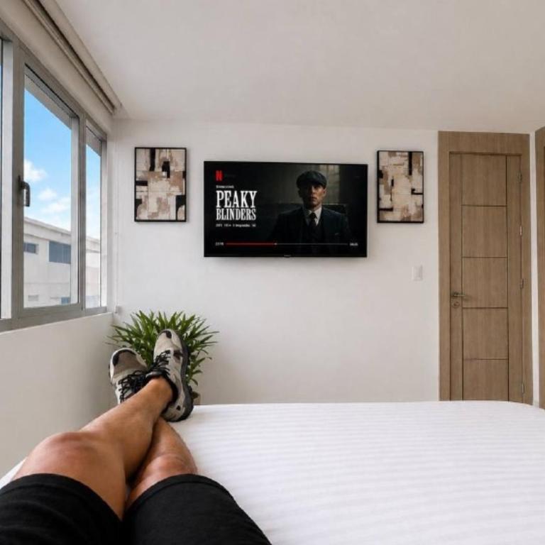 Elegante Apartamento en Torre Milenium La Aurora con Vista Urbana y Espacios Familiares Premium - Deluxe Suite - 3