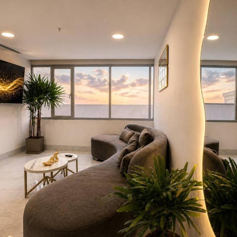 Elegante Apartamento en Torre Milenium La Aurora con Vista Urbana y Espacios Familiares Premium - Deluxe Suite - 30