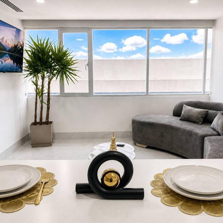 Elegante Apartamento en Torre Milenium La Aurora con Vista Urbana y Espacios Familiares Premium - Deluxe Suite - 31