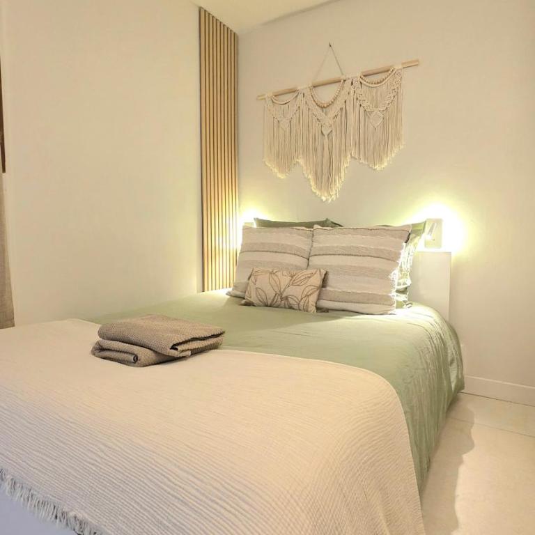 Appart cosy, 2 pièces, clim, parking privée, tout équipé, face au port de Santa Lucia - Apartamento de 1 dormitorio con balcón y vistas al mar - 12