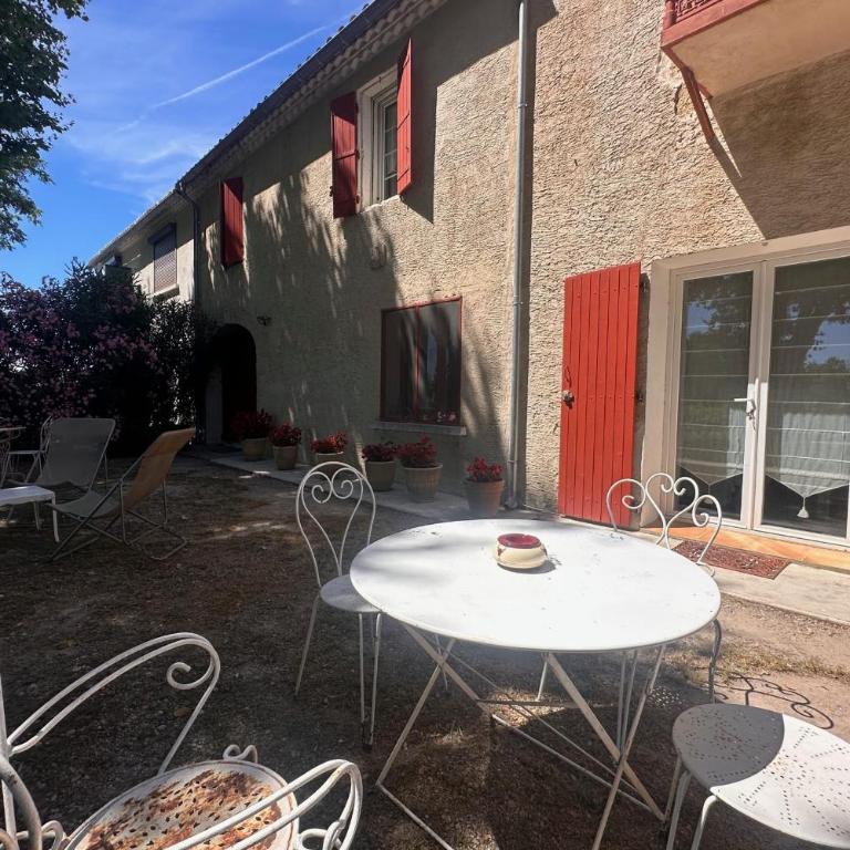 Gîte de la Cave Charme provençal avec jardin à Aigues-Mortes - Appartamento - 12