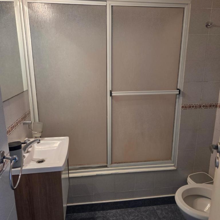 Depto de 2 ambientes zona Guemes - Apartamento - 13