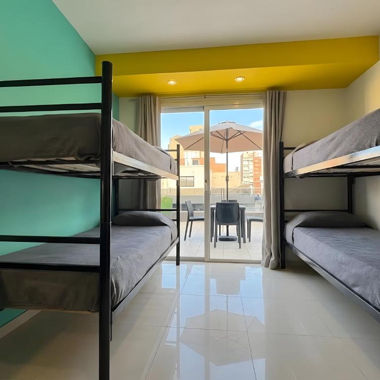 Link Cordoba Hostel - Habitación Familiar con terraza - 4