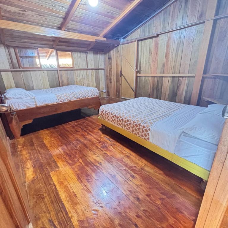 Hostal Vista Verde - Family Room - 4