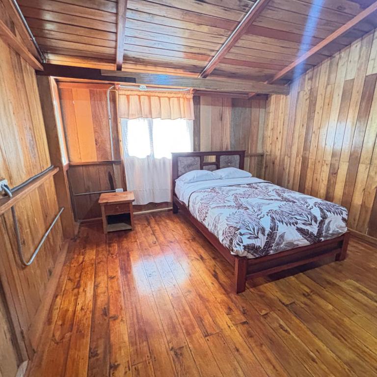 Hostal Vista Verde - Family Room - 3