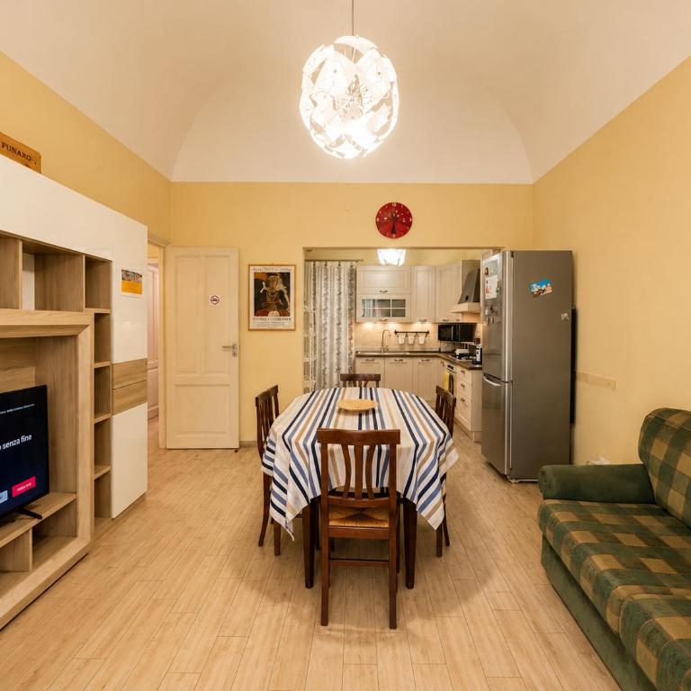 Semplice BnB "Barbara Rooms" - Appartamento Deluxe con 2 Camere da Letto - 3