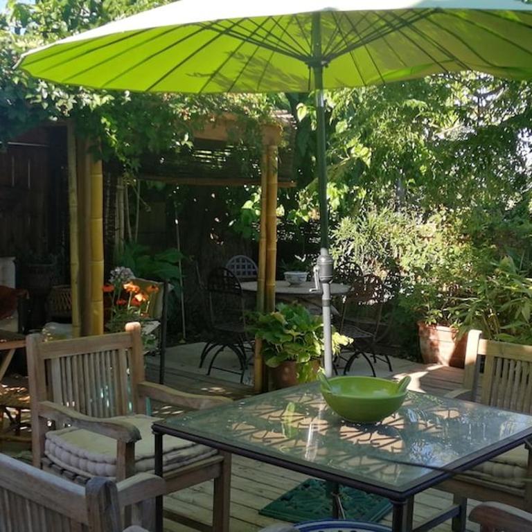 MAISON avec JARDIN ET BASSIN DE BAIGNADE - Villa 3 Chambres - 5