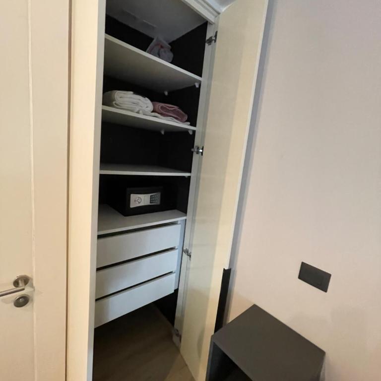 Las Condes Avenue, with parking and air conditioner - Apartamento de 1 dormitorio - 21