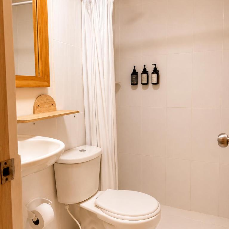 ETHNIC Thematic Hotel - Standard King Room - 4