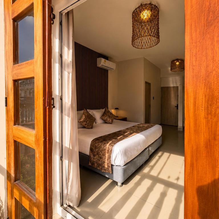 ETHNIC Thematic Hotel - Standard King Room - 1