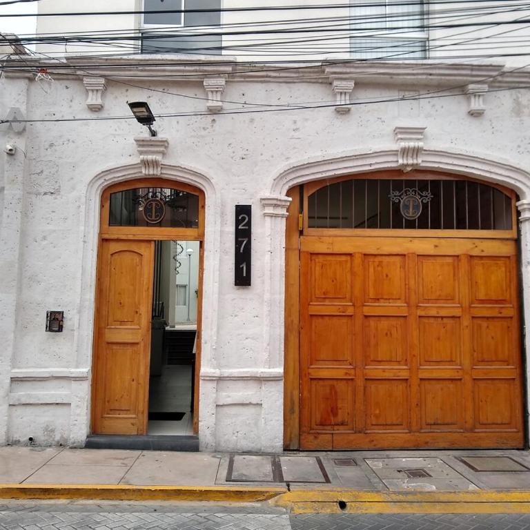 Departamento Céntrico en Beaterio de 3 Dormitorios Sala con Balcon Seguridad 24 7 - Three-Bedroom Apartment - 14
