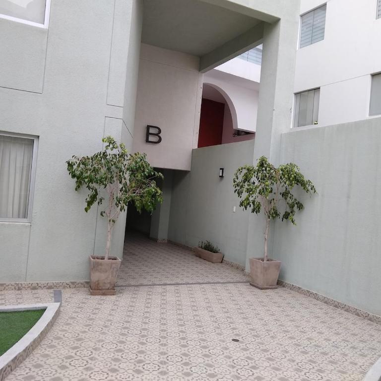 Departamento Céntrico en Beaterio de 3 Dormitorios Sala con Balcon Seguridad 24 7 - Three-Bedroom Apartment - 16