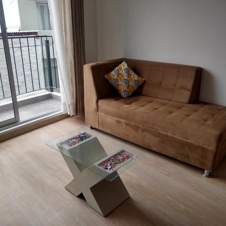 Departamento Céntrico en Beaterio de 3 Dormitorios Sala con Balcon Seguridad 24 7 - Three-Bedroom Apartment - 33
