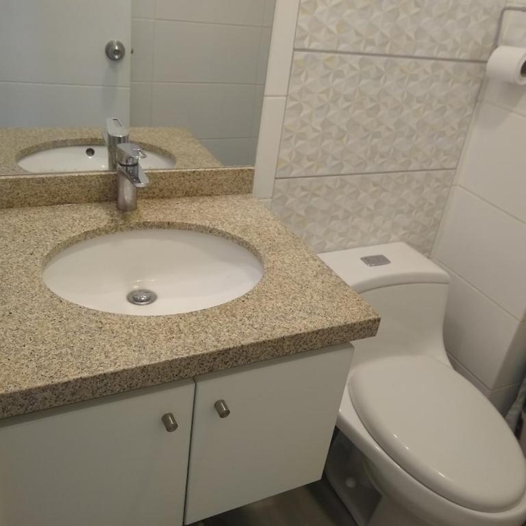 Departamento Céntrico en Beaterio de 3 Dormitorios Sala con Balcon Seguridad 24 7 - Three-Bedroom Apartment - 38