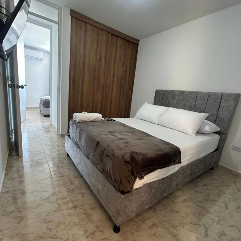 Apartamento al Norte de Valledupar 3 habitaciones todas con aire wifi parqueadero KD Prime Suite - Apartamento de 3 dormitorios - 3