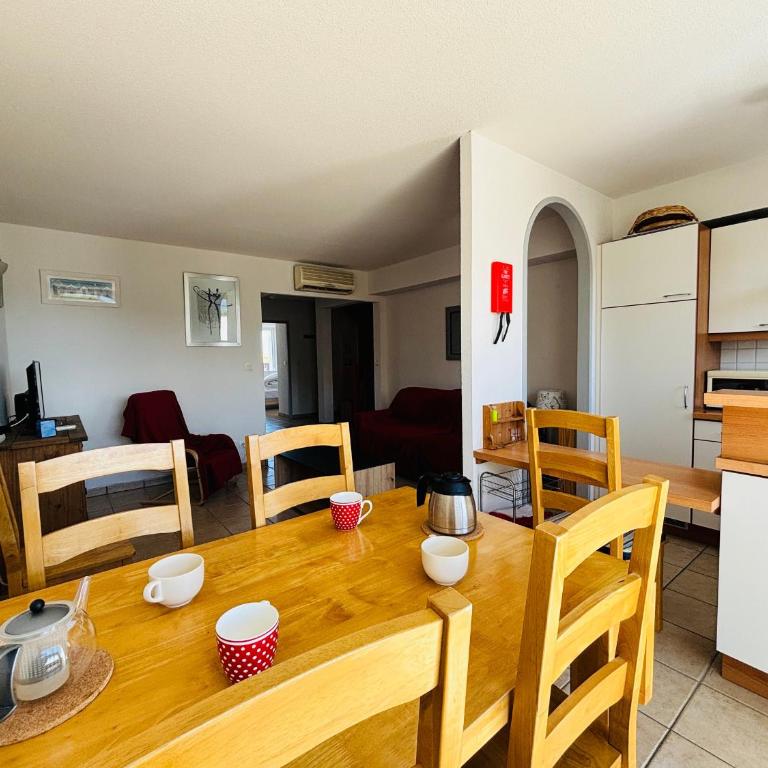 Saint Cyprien - Appartement T3 pour 6 pers. - Piscine collective, Terrasse, Parking - FR-1-309-357 - Appartamento - 12
