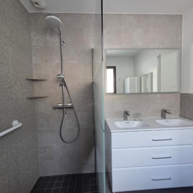 Villa neuve 130m² avec piscine chauffée, 4 chambres - FR-1-194-321 - Vacation Home - 13