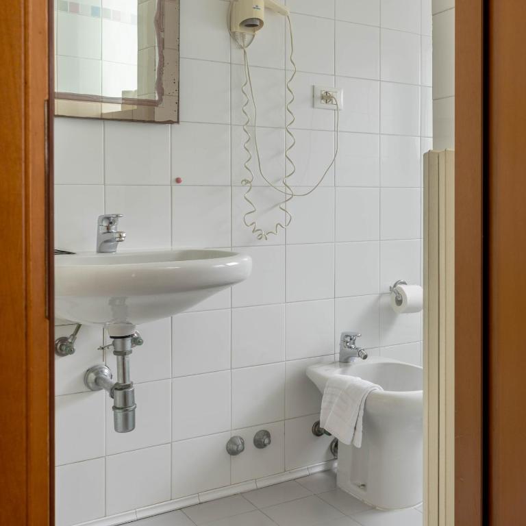 Hotel Monica - Single Room - 4