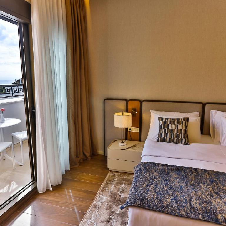 Hotel Harmony by Aycon - Deluxe Double Room with Extra Bed - 3