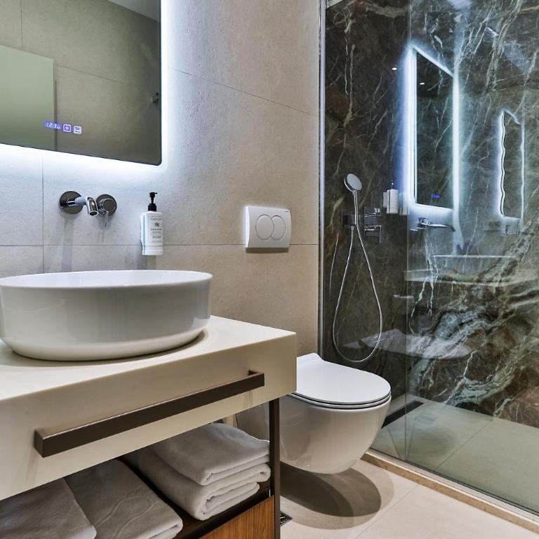 Hotel Harmony by Aycon - Superior Double Room - 2