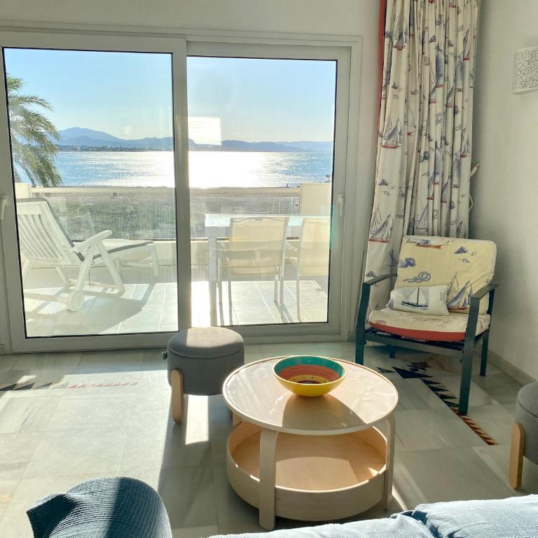 Excepcional vista al mar y piscina - Apartamento de 2 dormitorios - 6