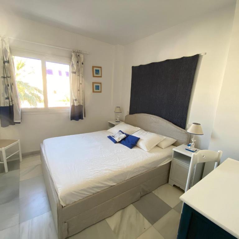Excepcional vista al mar y piscina - Apartamento de 2 dormitorios - 9