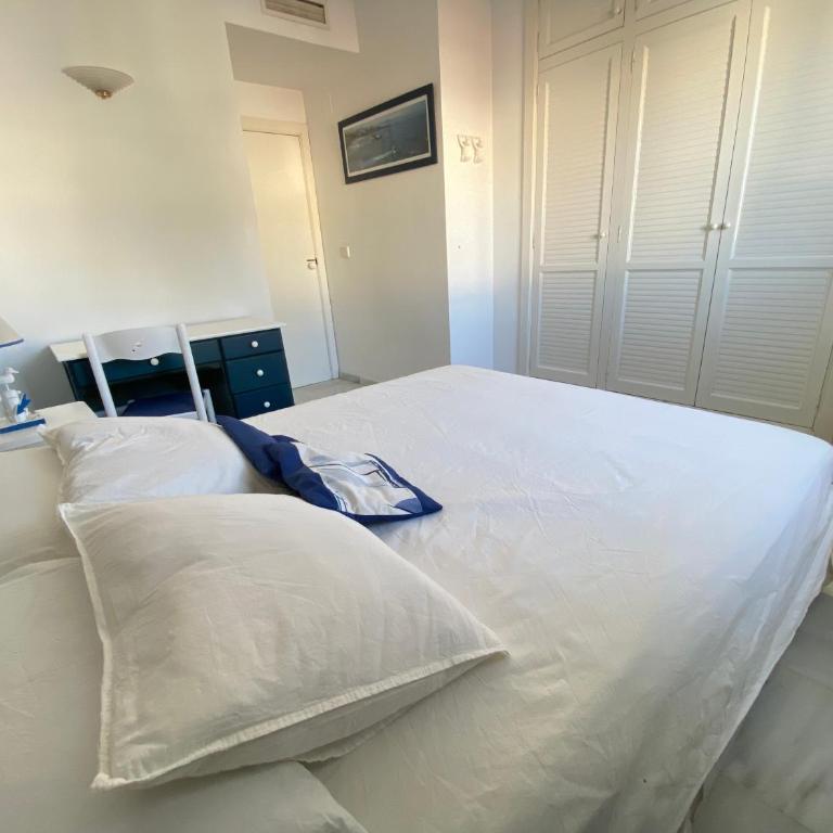 Excepcional vista al mar y piscina - Apartamento de 2 dormitorios - 10