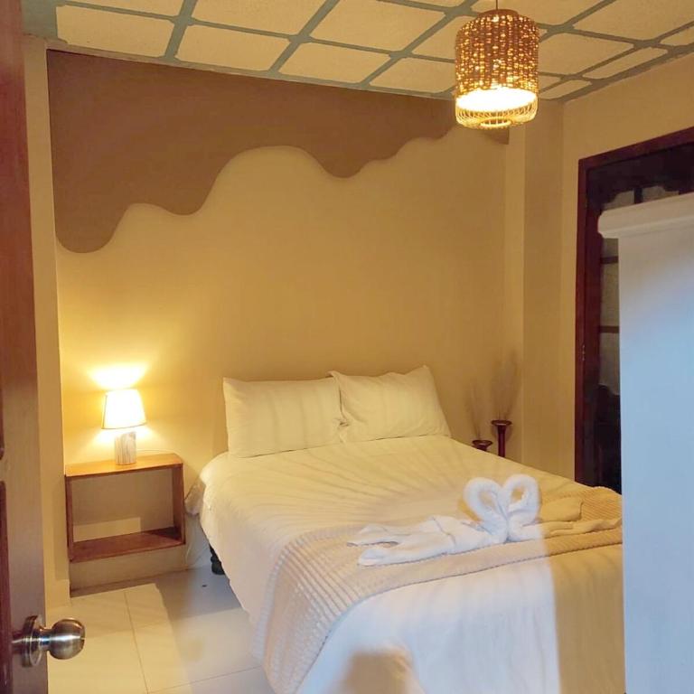 Cenizo's house - apartment in downtown Mindo - Two-Bedroom Apartment - 6