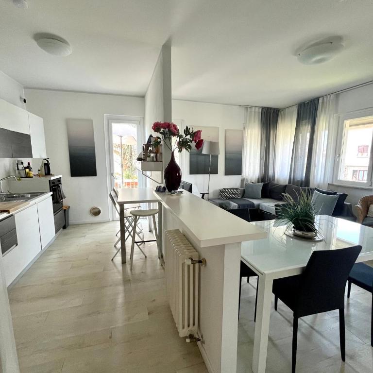 Family Livin' Sirmione Flats - Appartamento con 2 Camere da Letto - 4