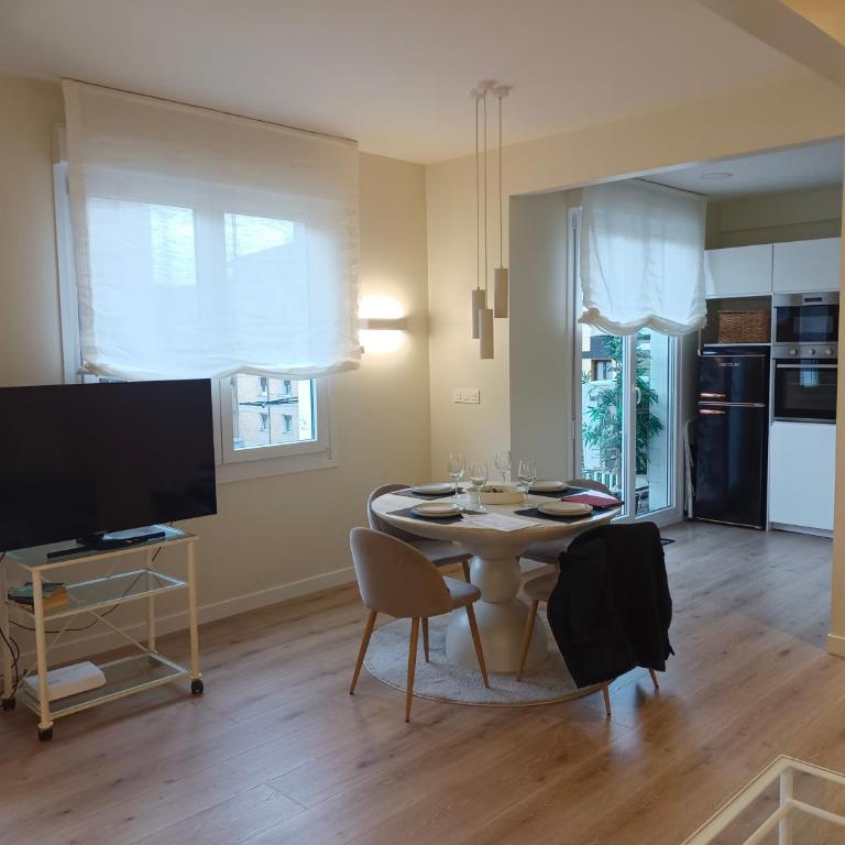 Luminoso Bilbao - Two-Bedroom Apartment - 3