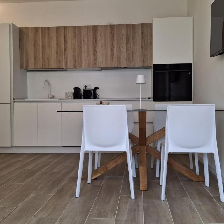 VELORA STAYS Florinas - Appartamento con 2 Camere da Letto e Terrazza - 8