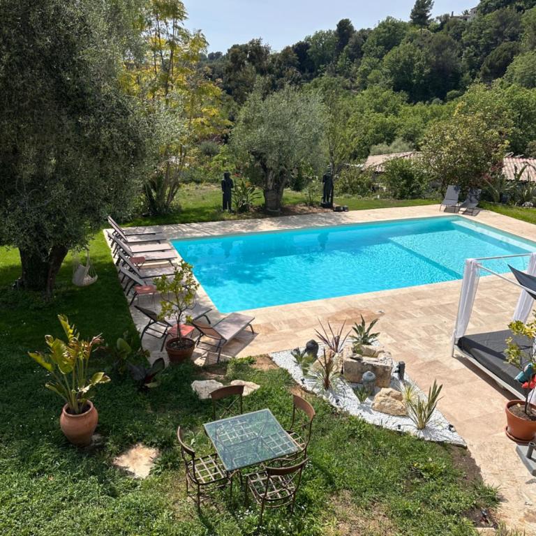 Le clos de Vence - Studio - Vue sur Piscine - 2