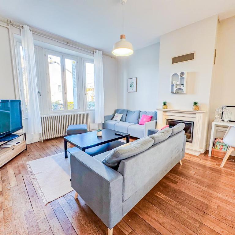 2 maisons pouvant accueillir 22 personnes - Maison de Vacances - 15