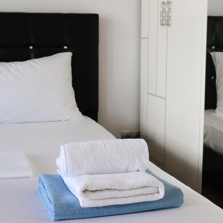 Lighthouse Residence Tivat - Obala Đuraševića - Apartman sa 2 Spavaće Sobe, Balkonom i Pogledom na More - 4