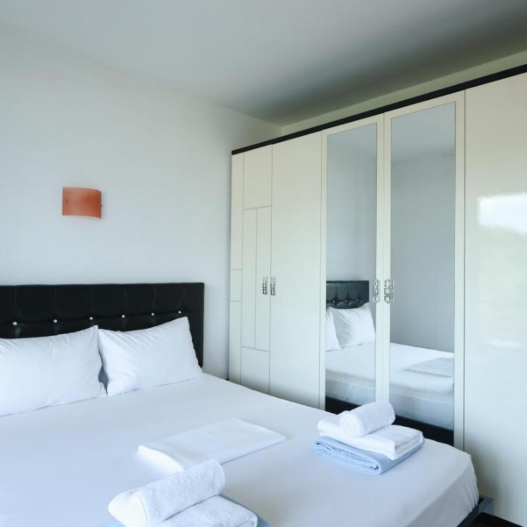 Lighthouse Residence Tivat - Obala Đuraševića - Apartman sa 2 Spavaće Sobe, Balkonom i Pogledom na More - 10