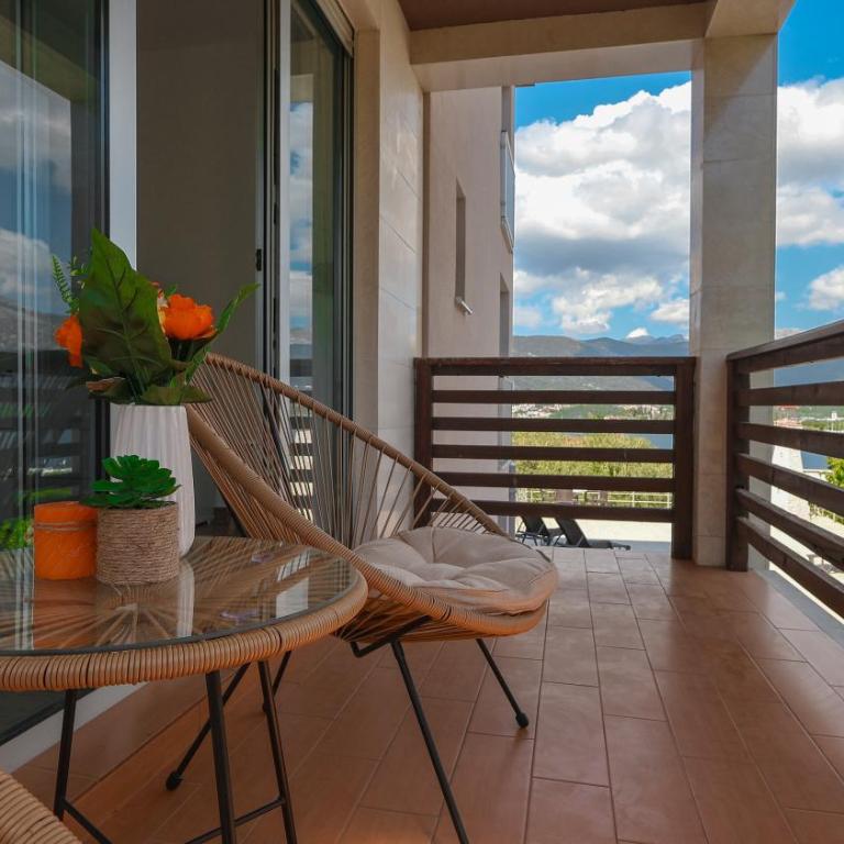 Lighthouse Residence Tivat - Obala Đuraševića - Apartman sa 2 Spavaće Sobe, Balkonom i Pogledom na More - 14