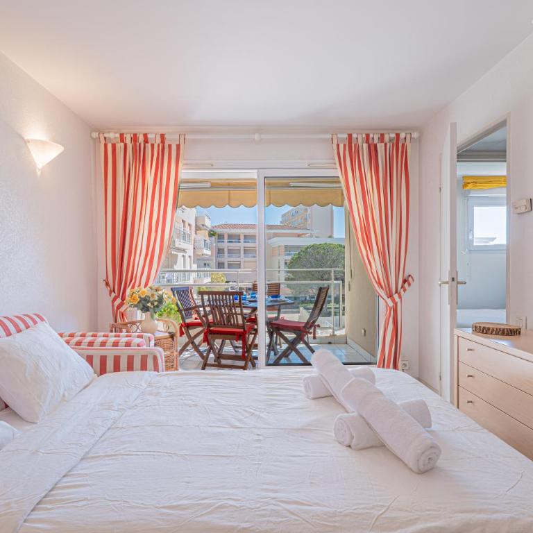 Lovely Seaside Golfe Juan - Marina - Pool - Garage - Appartement 1 Chambre avec Balcon et Vue sur Mer - 14