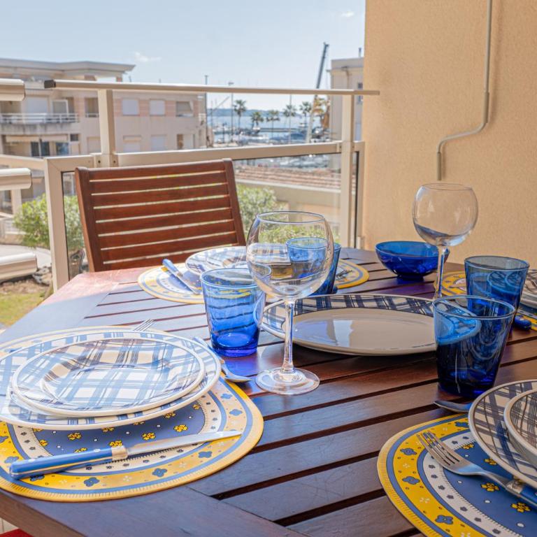 Lovely Seaside Golfe Juan - Marina - Pool - Garage - Appartement 1 Chambre avec Balcon et Vue sur Mer - 11
